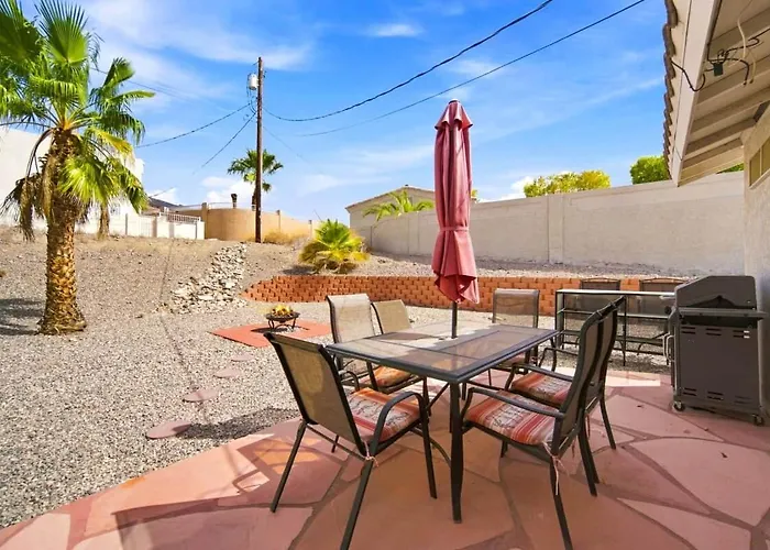 Sunshine & Palms-dog Friendly-side Parking