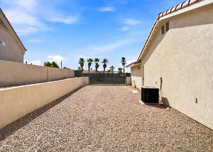 Sunshine & Palms-dog Friendly-side Parking Holiday home *